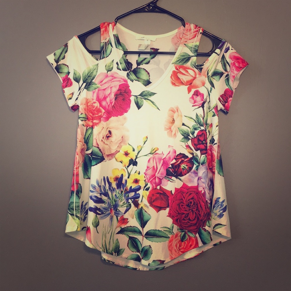 🌹Flower Peekaboo Shoulder Top